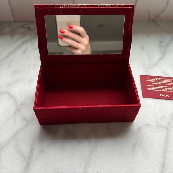 Dior Mirrored Magnetic Box - Picture 13 of 13